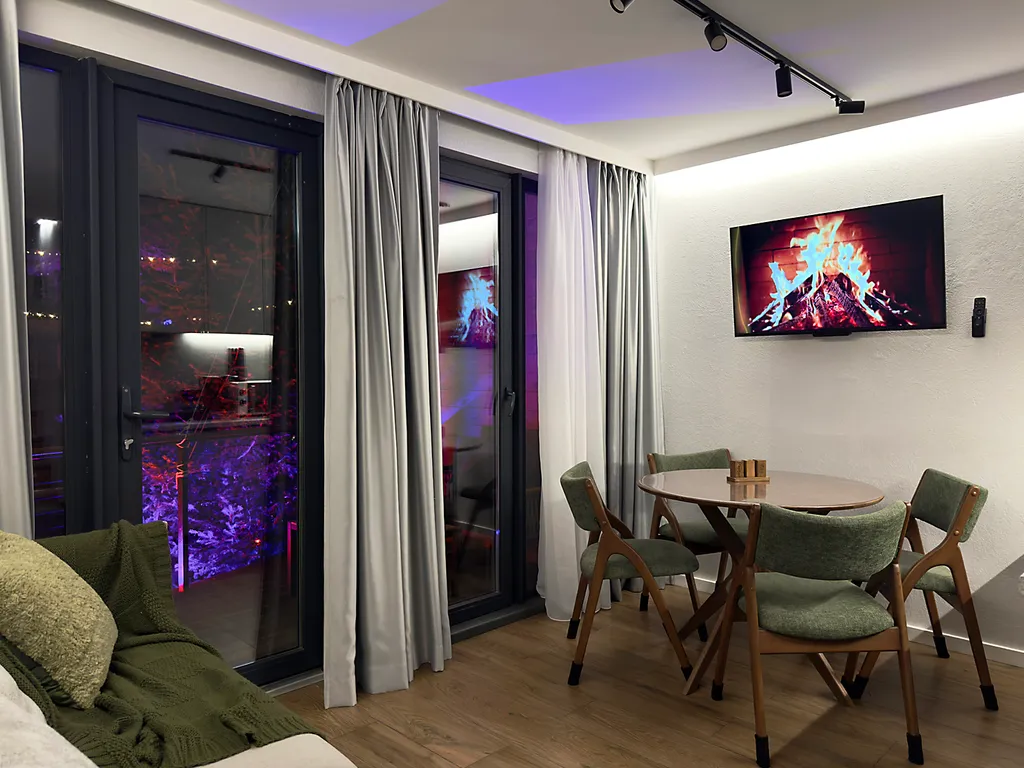 Дом DOUBLE с чаном на террасе