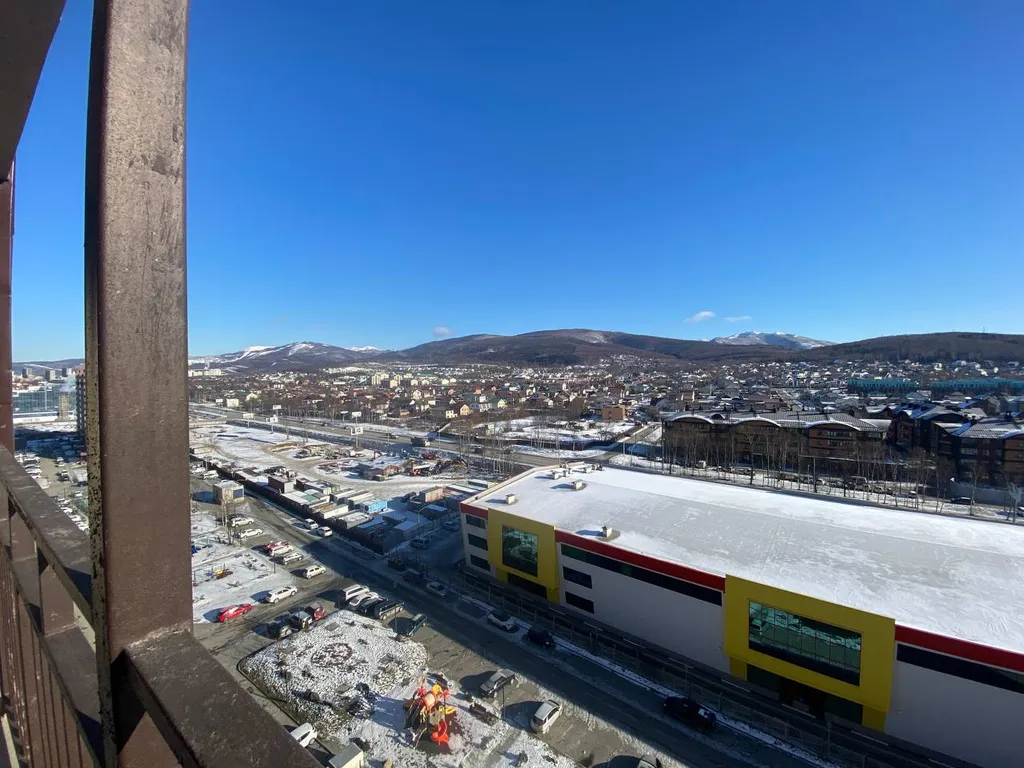 Квартира у Сити-молла с видом на рассвет и горы