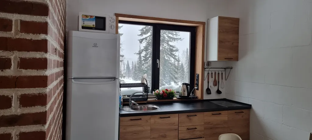 Таунхаус с видом на гору Зелёная