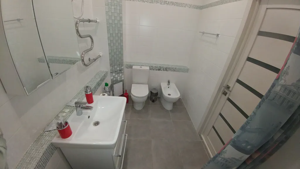 Комфортабельная уютная студия с современным дизайнерским ремонтом