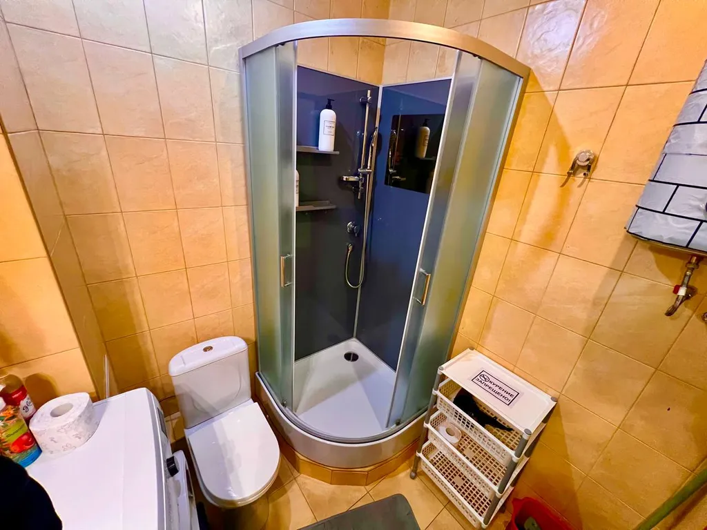 Квартира Уютная светлая студия в центре, ТЦ Вояж, парковка, кафе, аквапарк источник — Тюмень