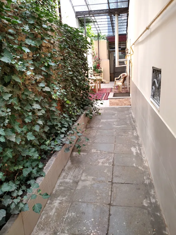 Уютный дом в центре города