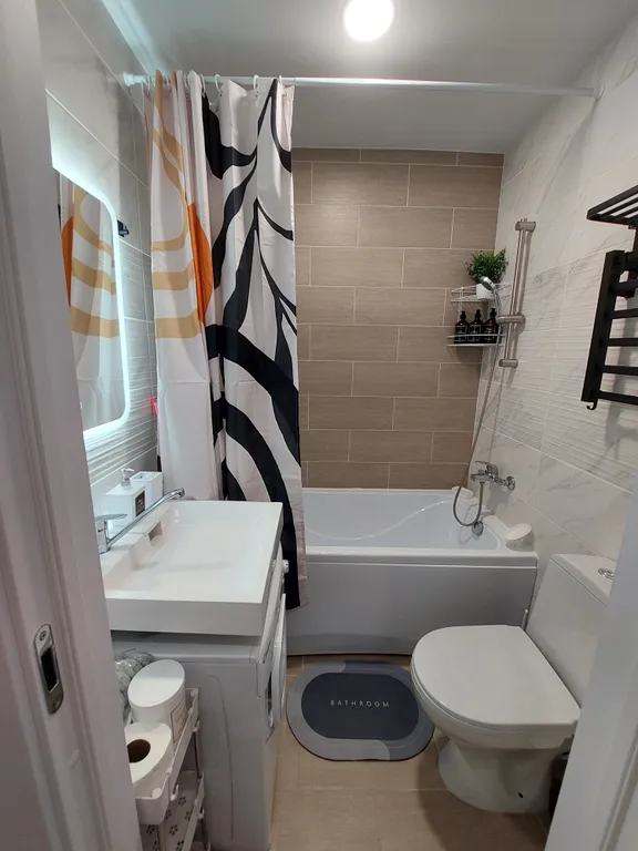 Студия с бассейнами в ЖК Кипарис