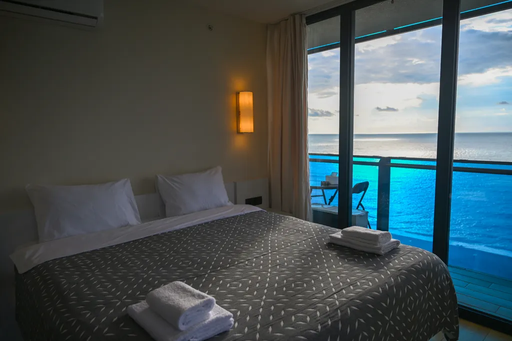 Большая 2+1 с шикарным видом на море и набережную, 22 этаж