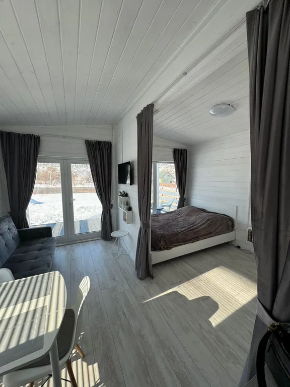 Белоснежный дом у горнолыжного курорта