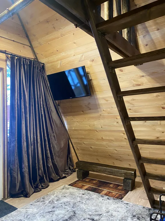 Треугольный домик в Приэльбрусье