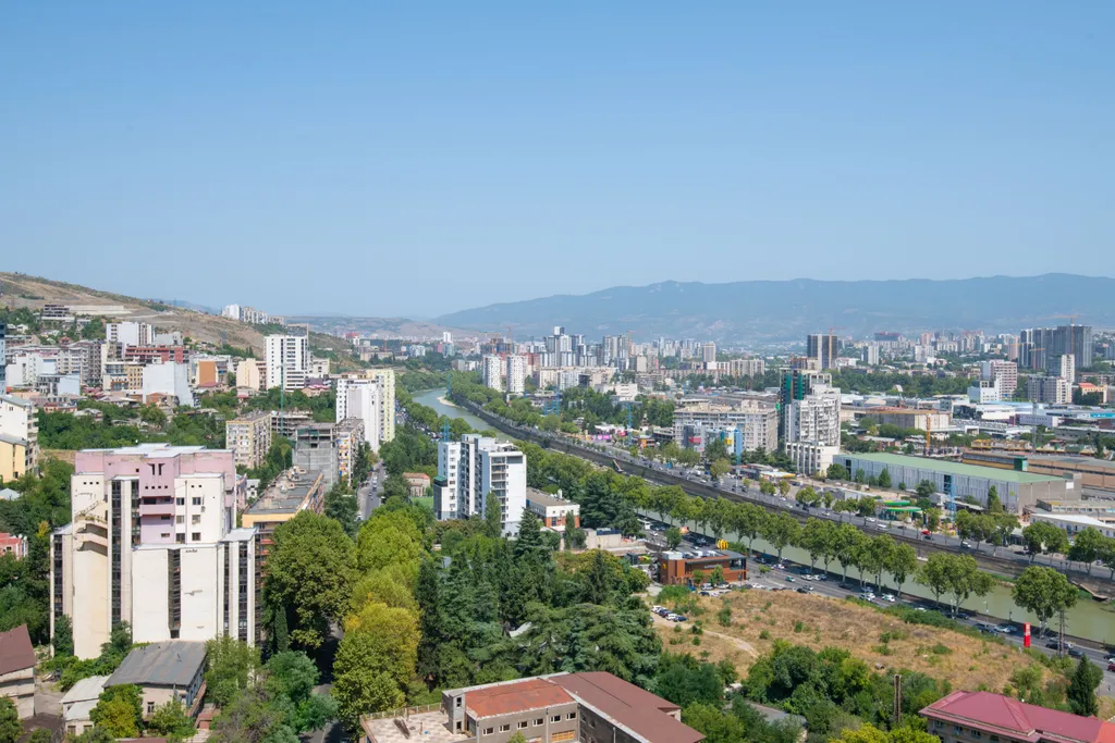 Новые 2BR апартаменты с панорамным видом на город, Реку Кура и горы