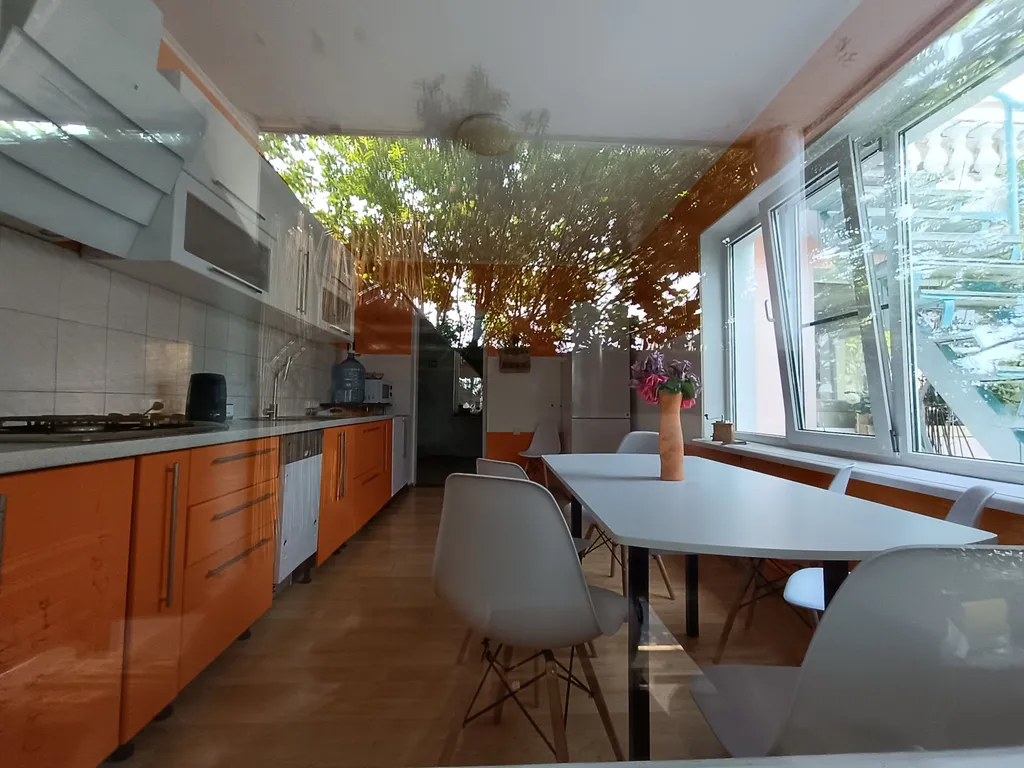 Дом с бассейном и баней