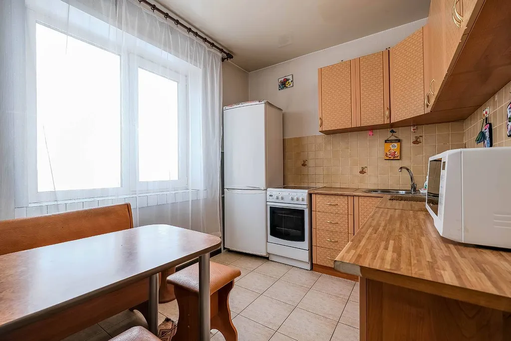 Современная квартира рядом с СК Заря на 4 человека