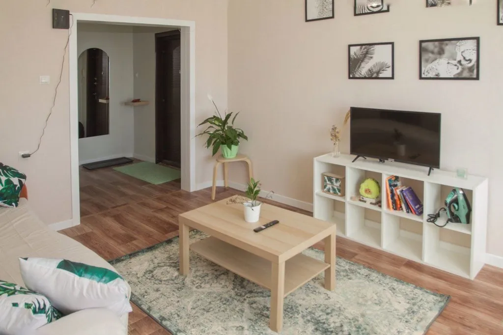 Оснащенная для отдыха и работы квартира около берега Байкала