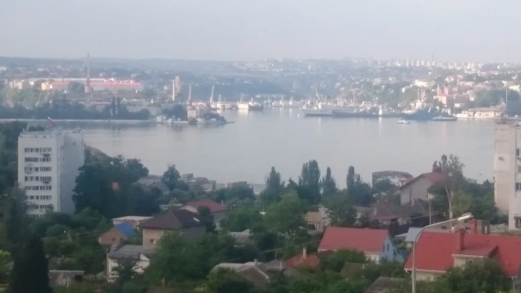 Квартира Трёхкомнатная квартира у кварцевого лучшего пляжа — Севастополь