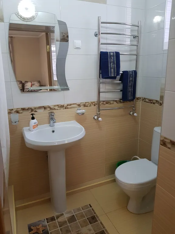 Большой Дом с отдельным двором и парковкой