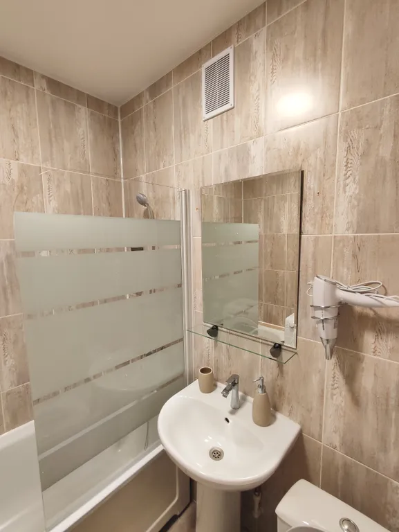 Современная квартира - студия с видом на новый мост