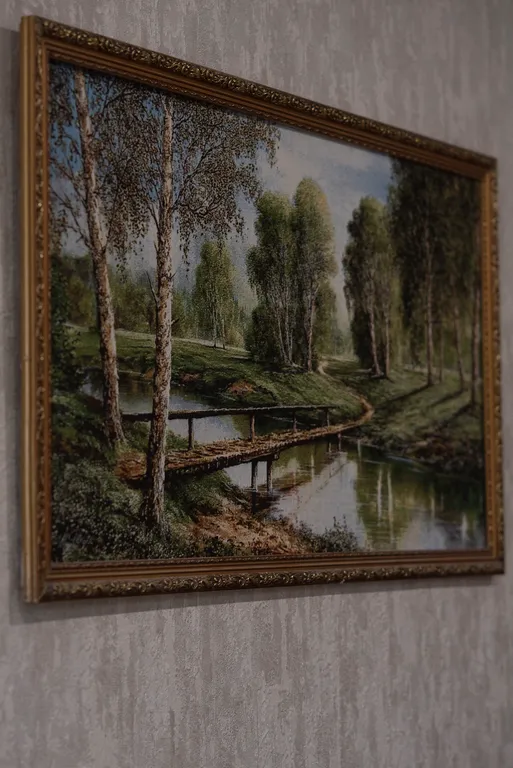 Центрее не бывает! Сразу за памятником ленина в стиле есенинская русь