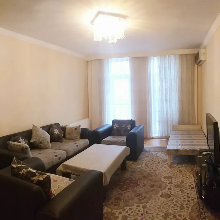 Квартира в центре, в старинном архитектурном доме