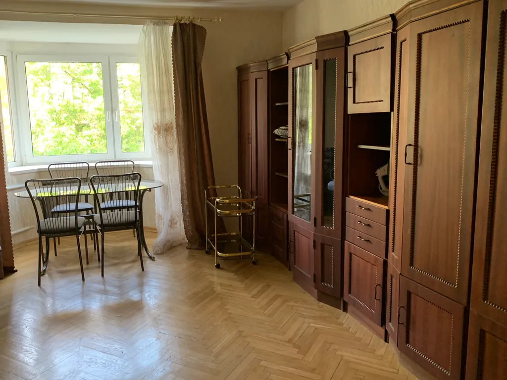 Квартира рядом с рекой Невой