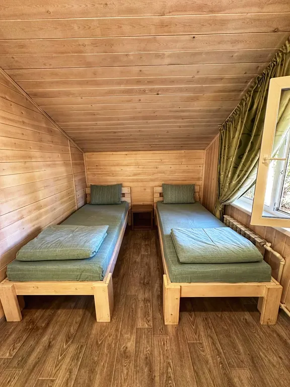 Коттедж Гостевой двор Дом в кедрах — Шерегеш