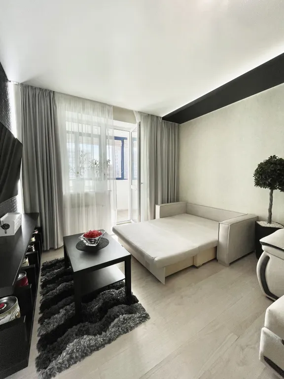 Двухкомнатная квартира в центре с 2 лоджиями