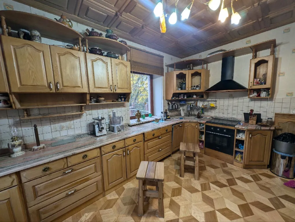 Коттедж с сауной, бассейном и бильярдом в 10 минутах от Минска