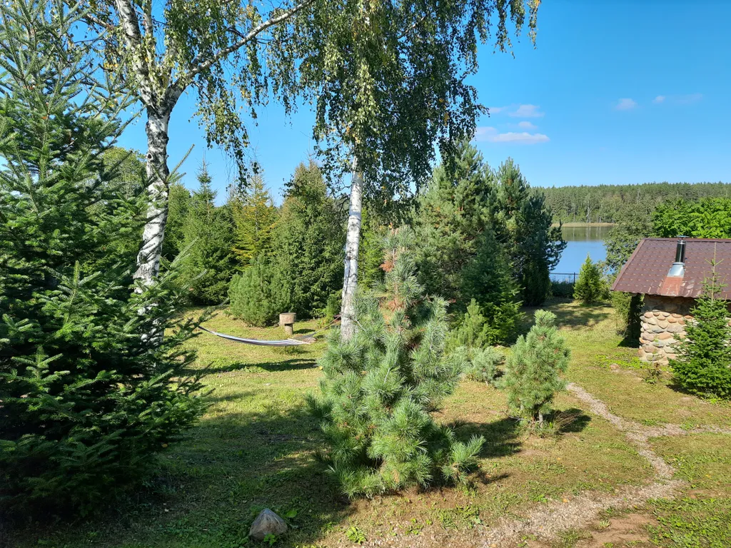 Домик с видом на озеро