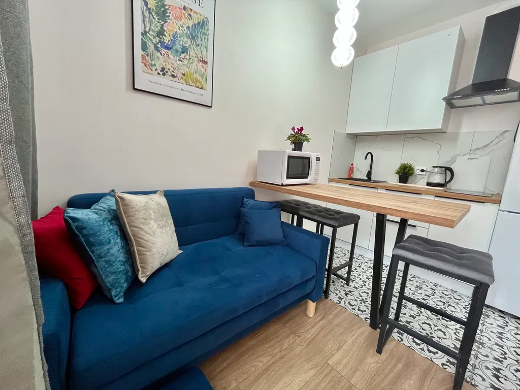 Квартира с панорамными окном в спальне