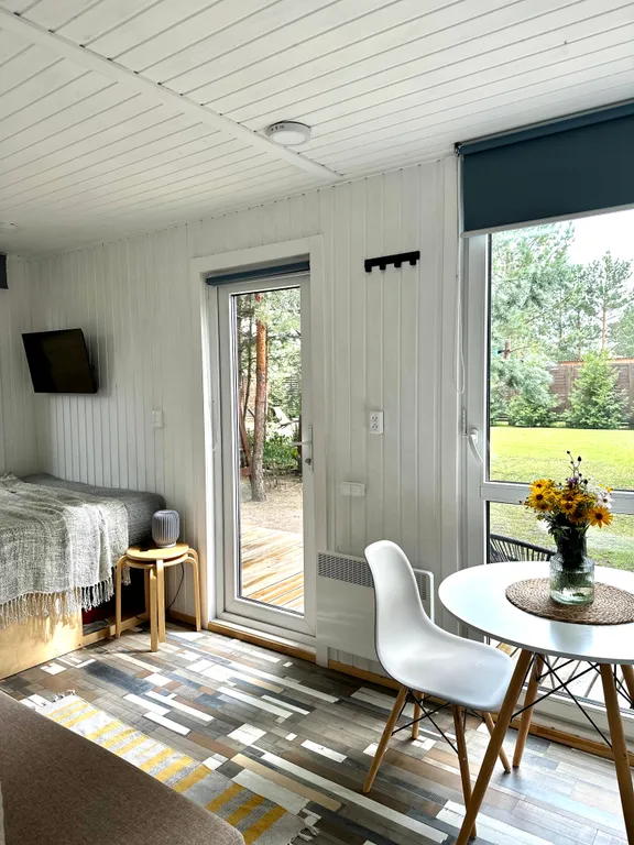 Домик в сосновом лесу