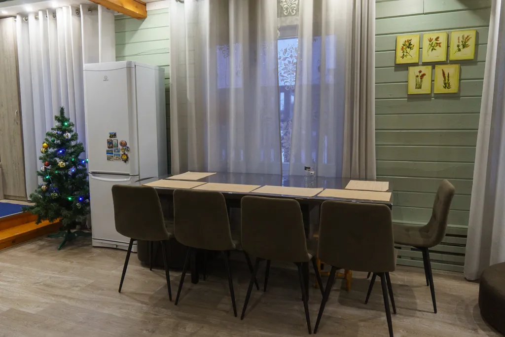 Дом рядом с городом