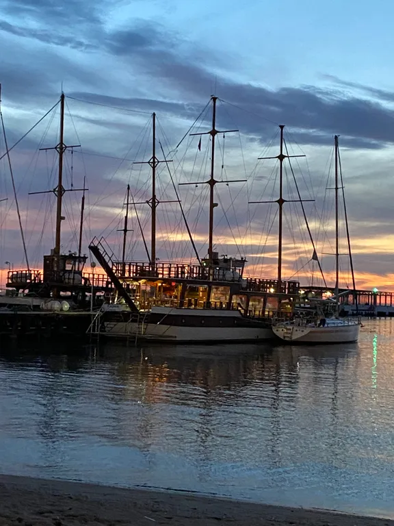 Квартира Апартаменты в ЖК Изумрудный город, на первой береговой линии, в центре — Геленджик