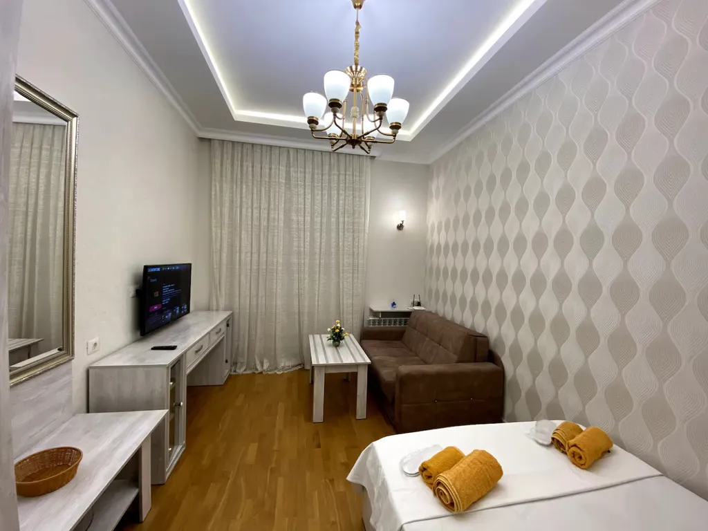 Апартаменты с видом на бульвар