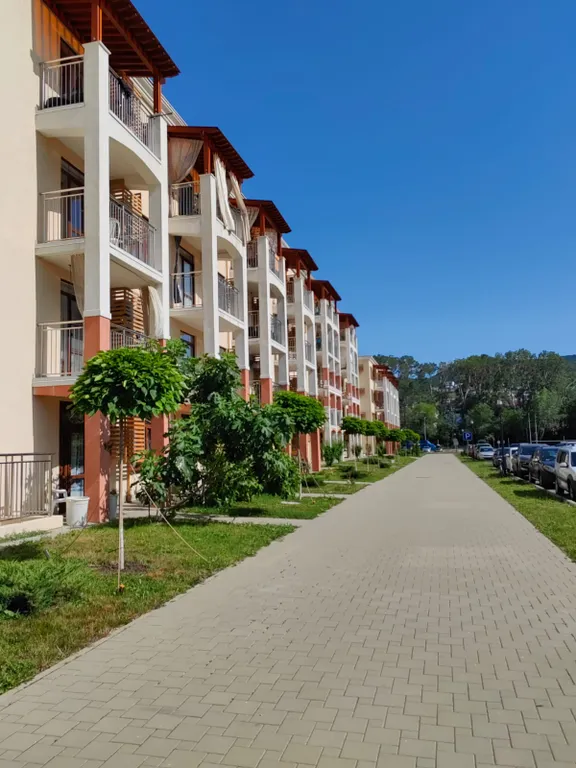 Просторная квартира с бассейном в ЖК Кипарис