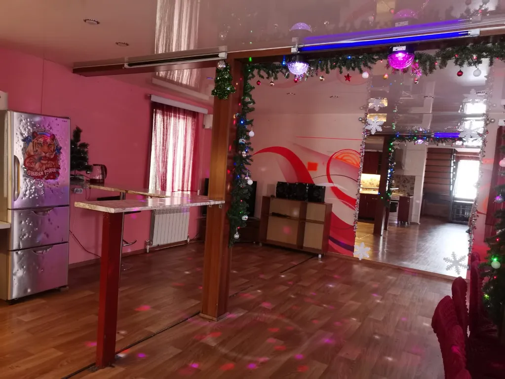 Коттедж в Красном стиле