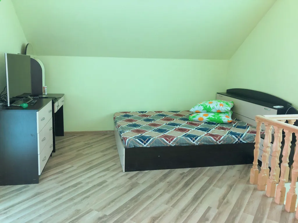 Домик у моря с балконом