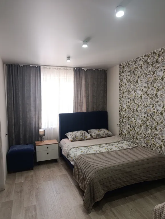 Уютная квартира, в новом доме с видом на пруд и горы