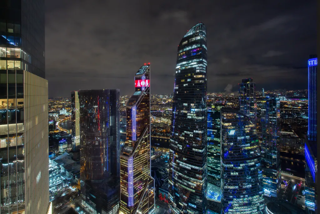 Редкий Пентхаус-формат на 64 этаже, оникс, подсветка, панорамные окна