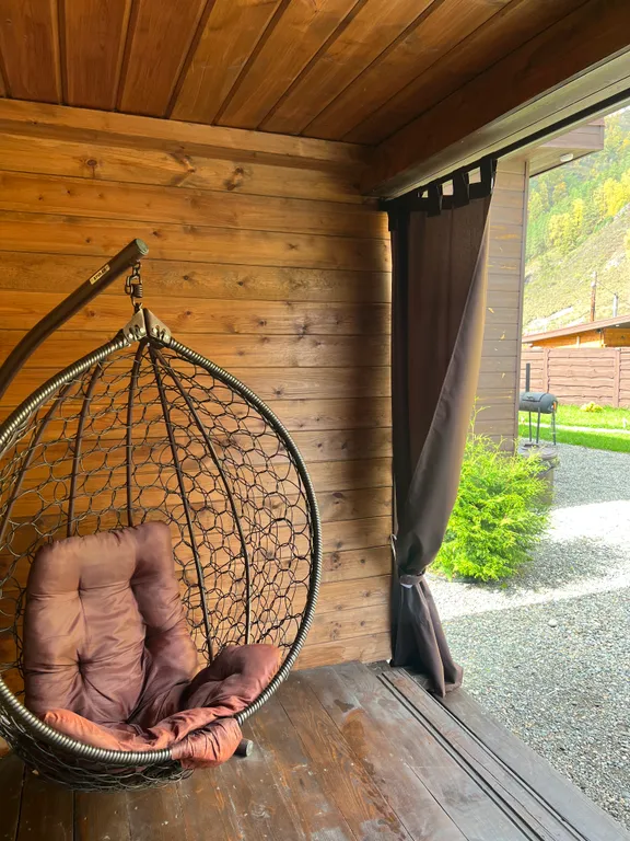 Дом благоустроенный с видом на гору