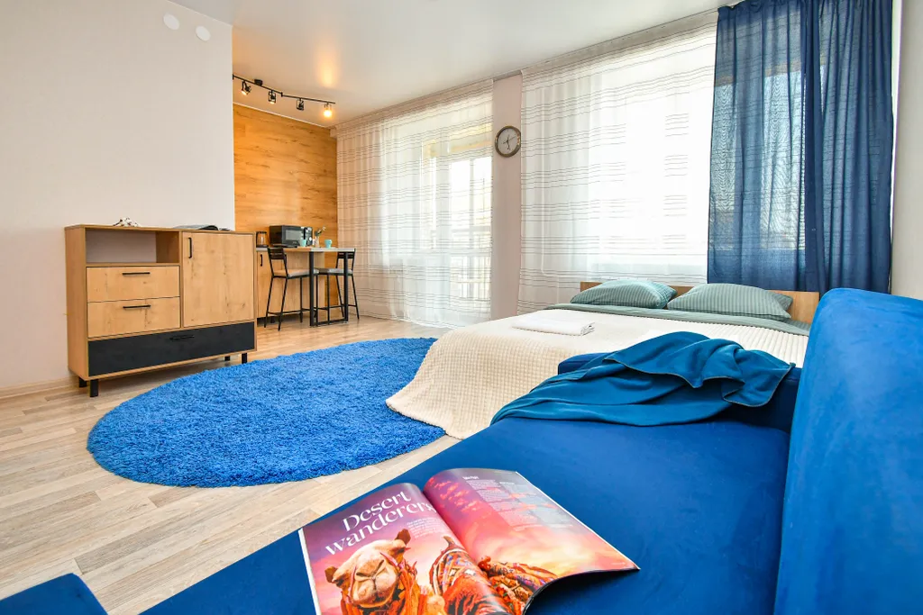 Квартира Квартира Прекрасная студия с лаунж зоной на балконе и шикарным видом — Красноярск