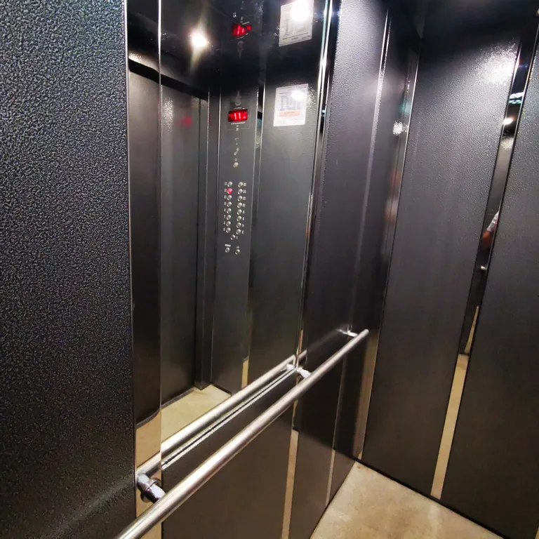 Квартира Квартира Дизайнерская студия Korolevskii House B&W — Краснодар