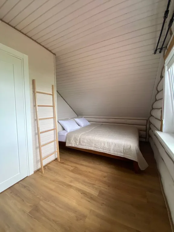 Дом на берегу озера