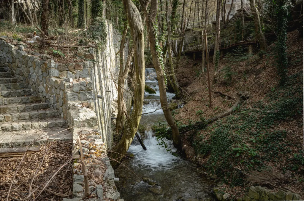 Двухэтажная квартира «отдых у ручья» со своей террасой и мангалом