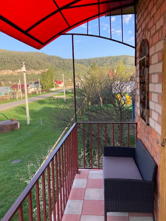 Флигель с балконом