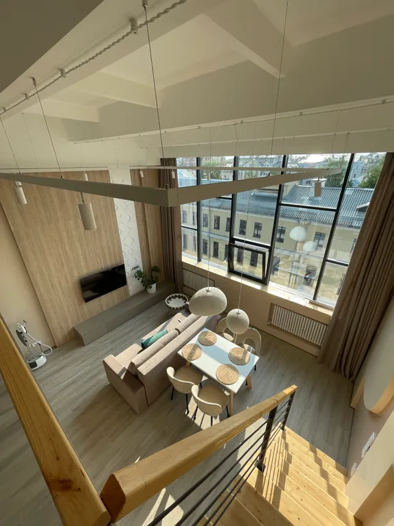 Двухуровневая студия в самом центре