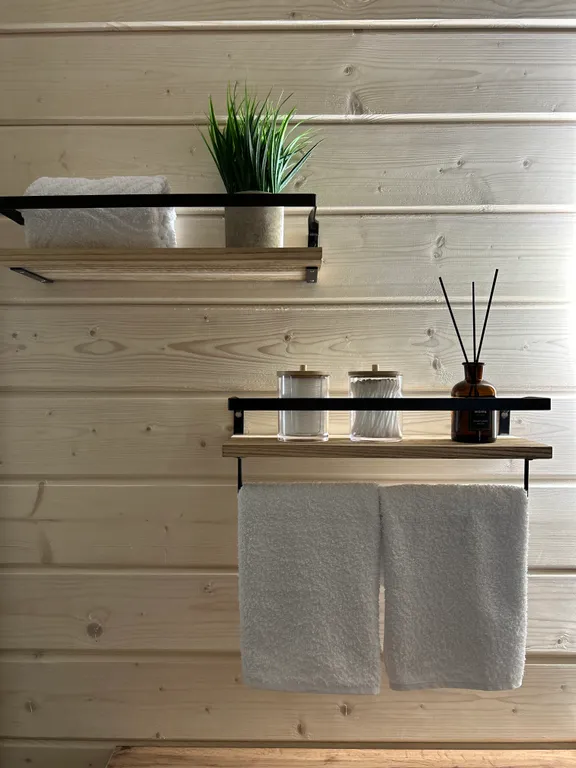 Дом на берегу реки