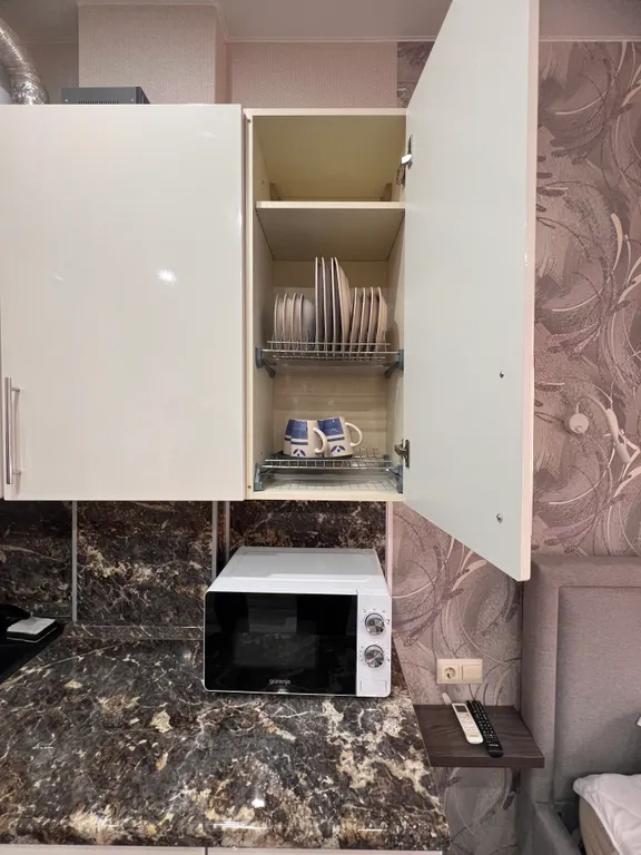 Укомплектованная студия с балконом