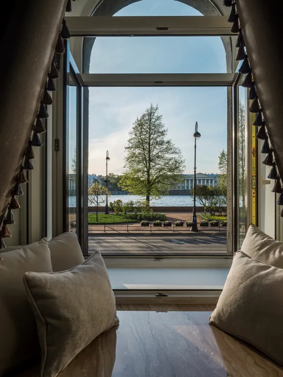 Квартира с видом на Неву