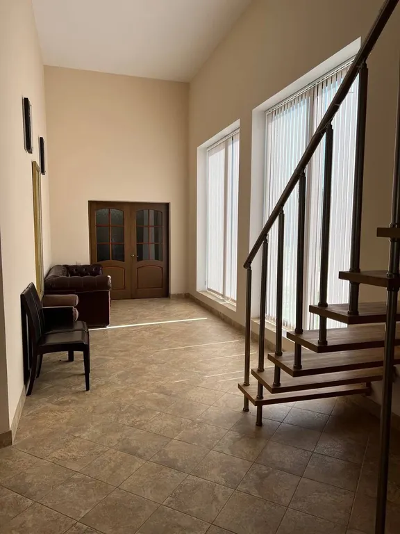 Большой коттедж