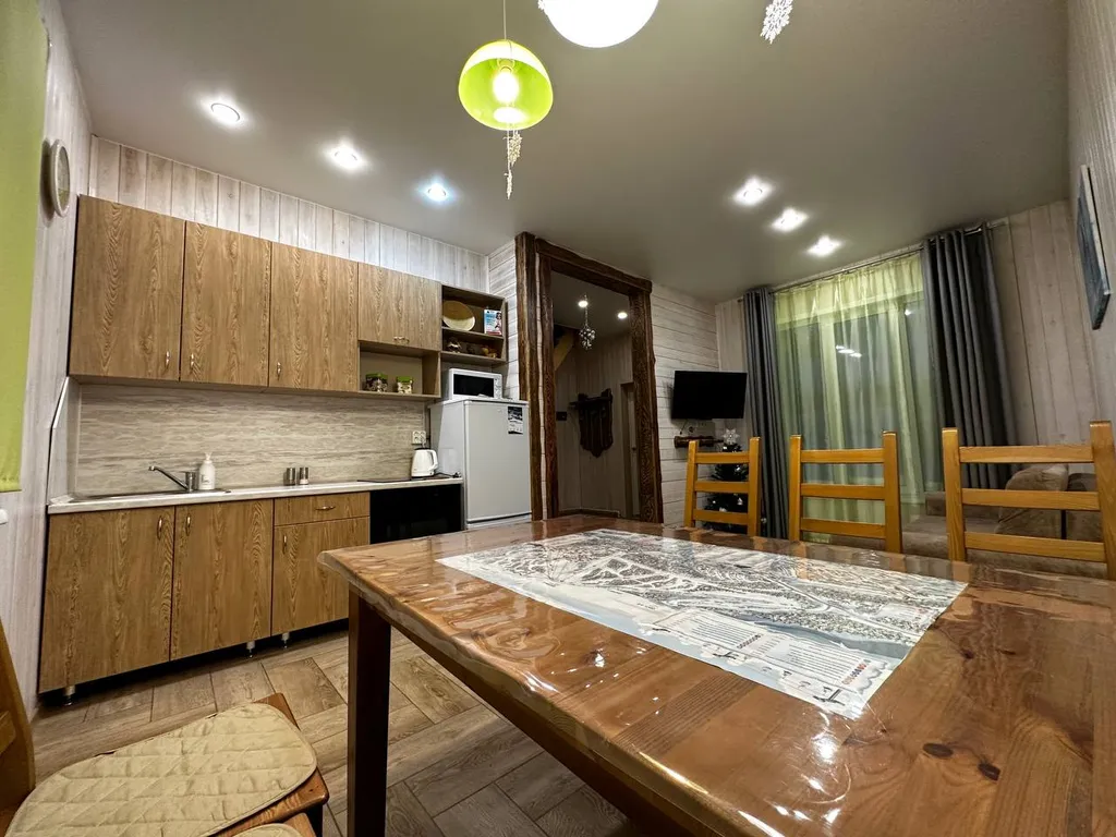 Коттедж Гостевой двор Дом в кедрах — Шерегеш