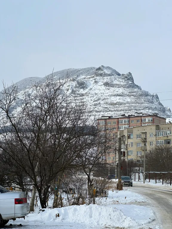 Квартира  с двумя раздельными комнатами, у подножья горы.