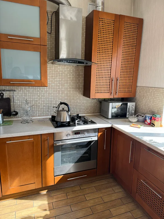 Большая 3-комнатная квартира в самом центре на площади