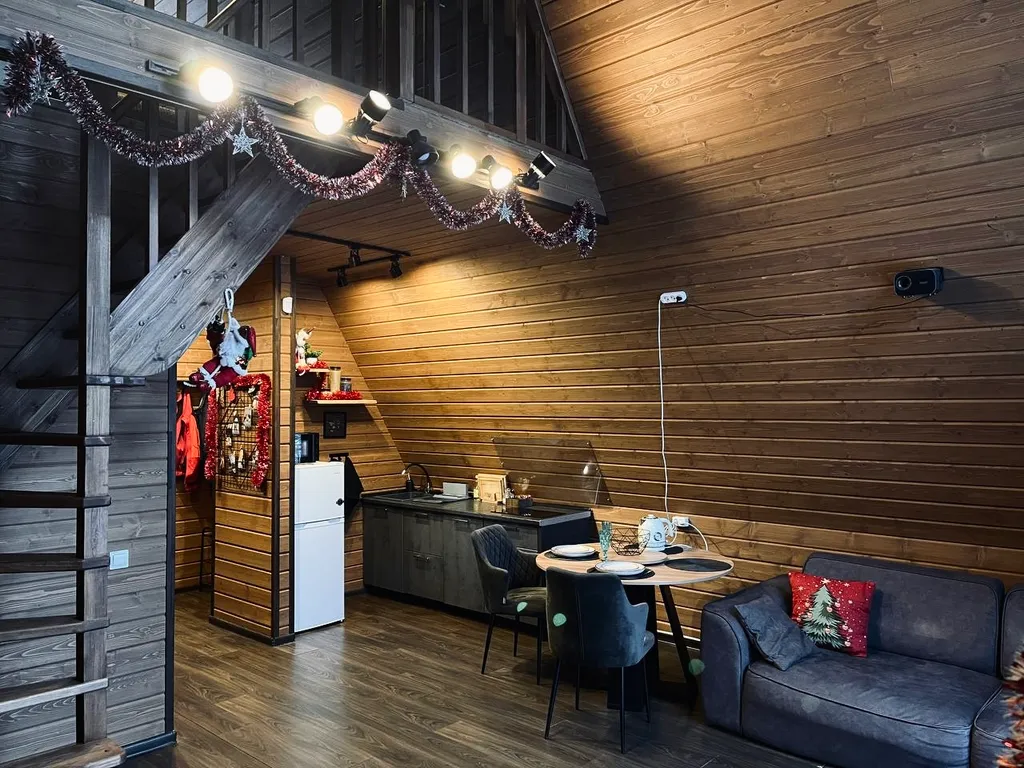 Коттедж Просторный дом A-frаmе у леса — Кискелово