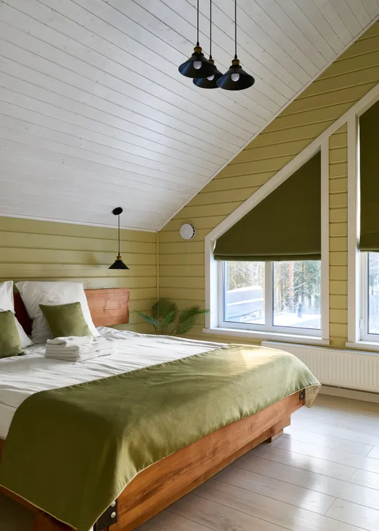 Дом в лесу у озера